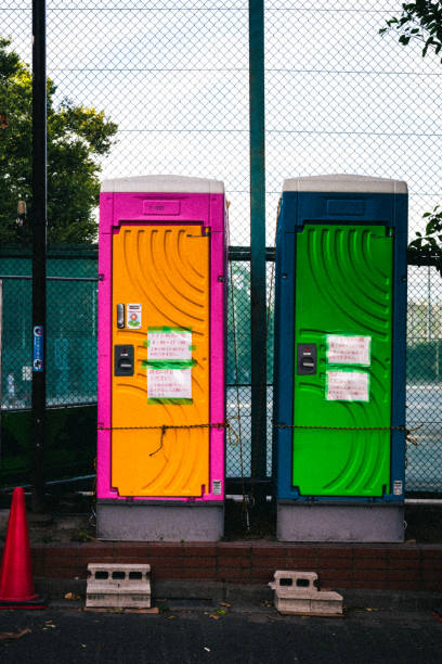 Portable Toilet Options We Offer in Palm River Clair Mel, FL